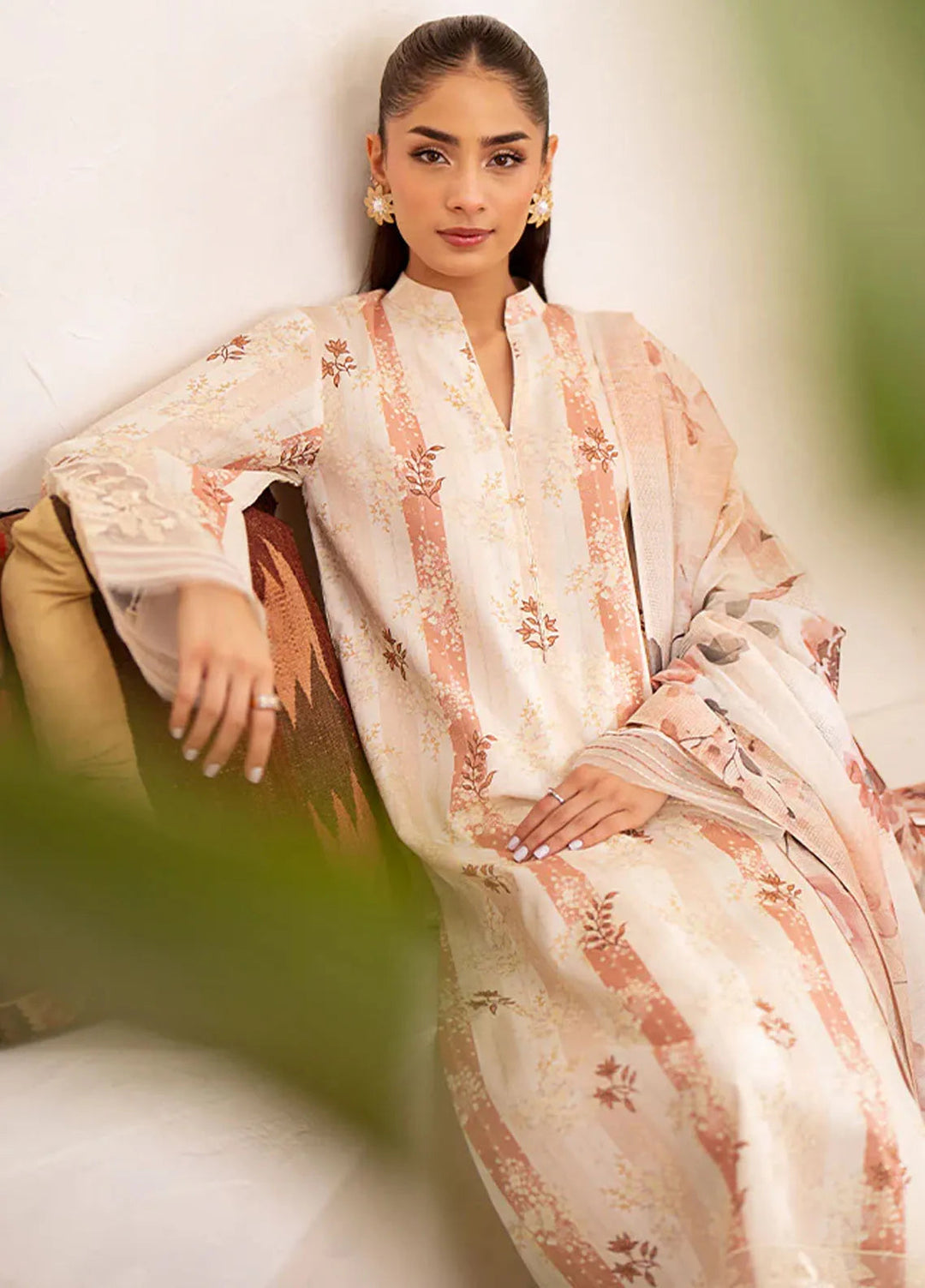 Seran Embroidered Cambric Suit Unstitched 3 Piece SRN24I D-08 - Summer Collection