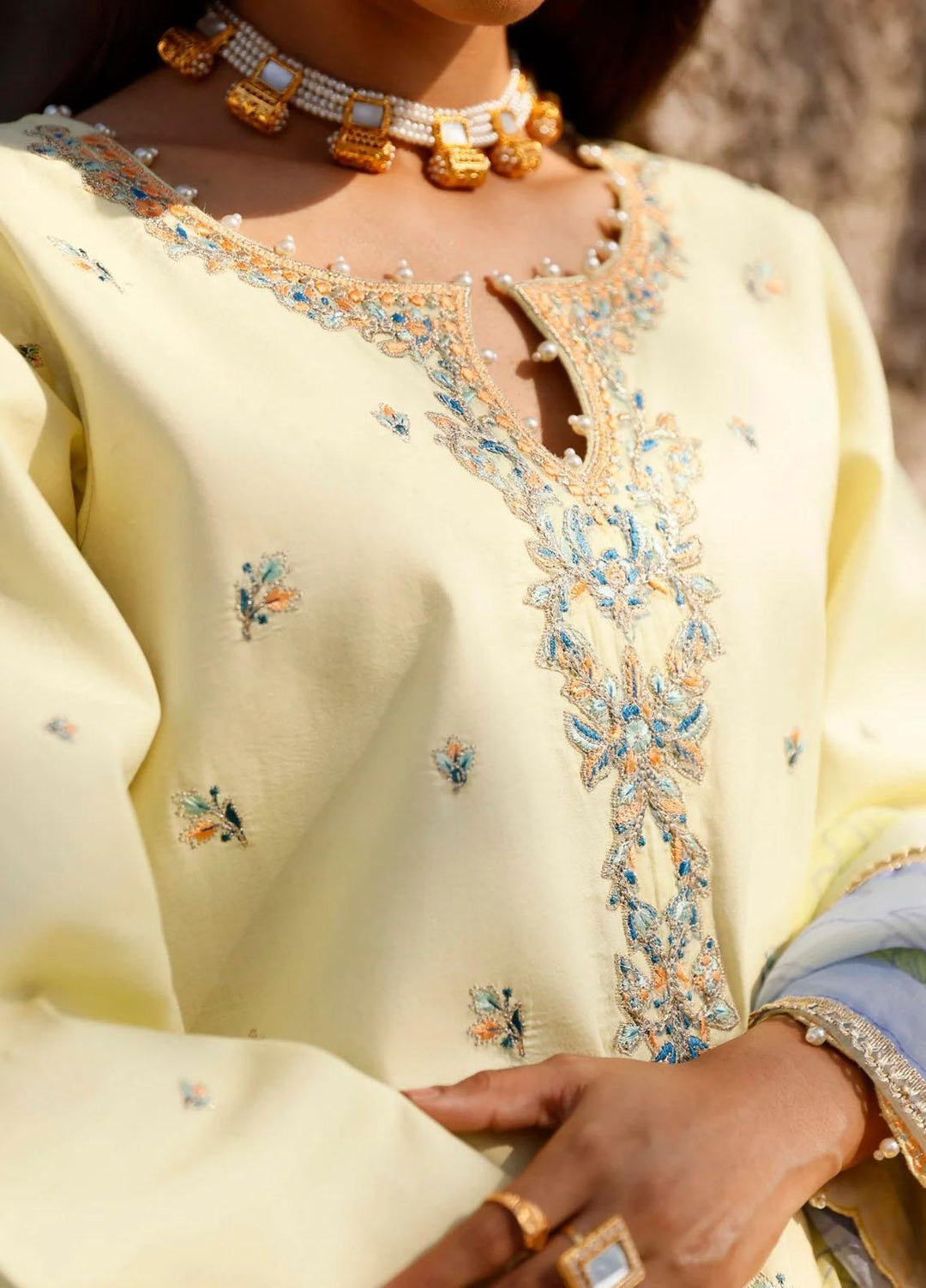 Seroli Embroidered Lawn Suits Unstitched 3 Piece SL23KBK FC-23-U0008 - Festive Collection