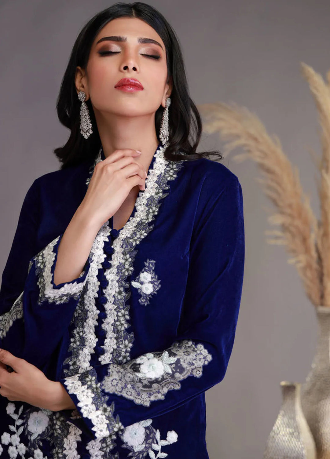 Shamaeel Ansari Pret Embroidered Velvet 3 Piece Suit WFE-09