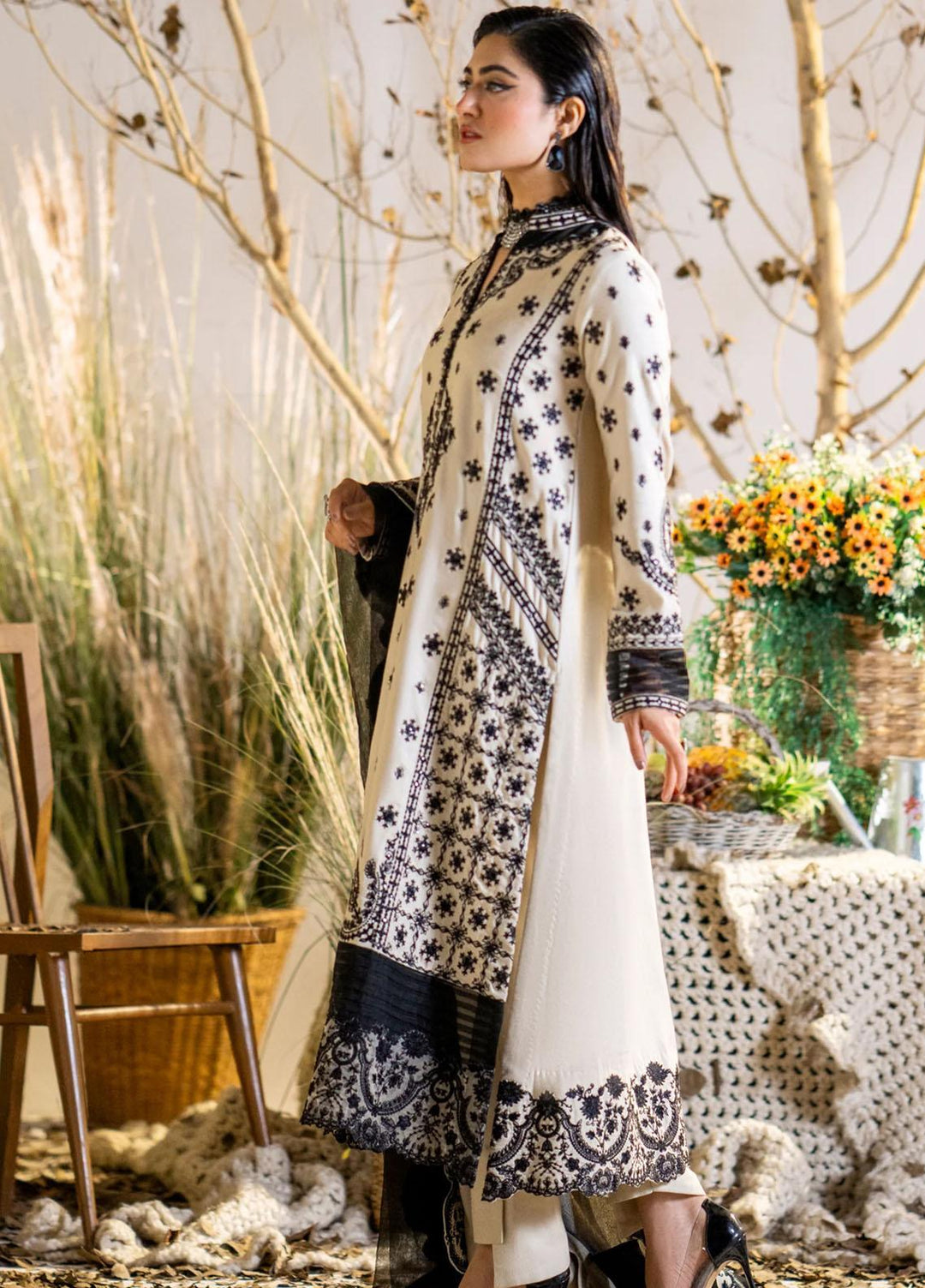 Shehr Bano By Maryum N Maria Embroidered Leather Peach Suits Unstitched 3 Piece MNM23SB MW23555 Simran - Winter Collection