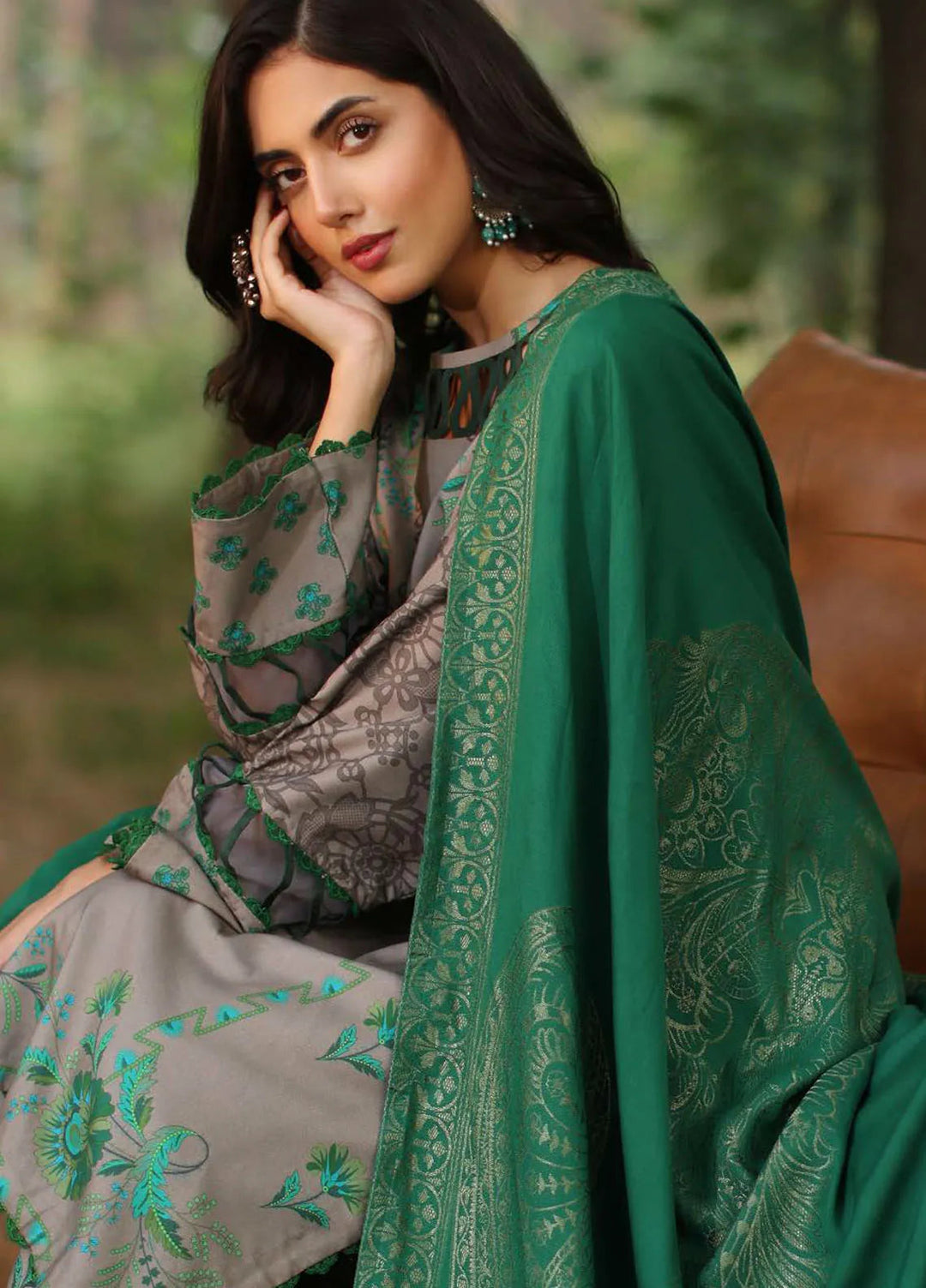 Signature Prints By Charizma Printed Linen Suit Unstitched 3 Piece CRZ24SPL SPW4-04 - Winter Collection Sanaulla Store Signature Prints By Charizma Printed Linen Suit Unstitched 3 Piece CRZ24SPL SPW4-04 - Winter Collection Sanaulla Store