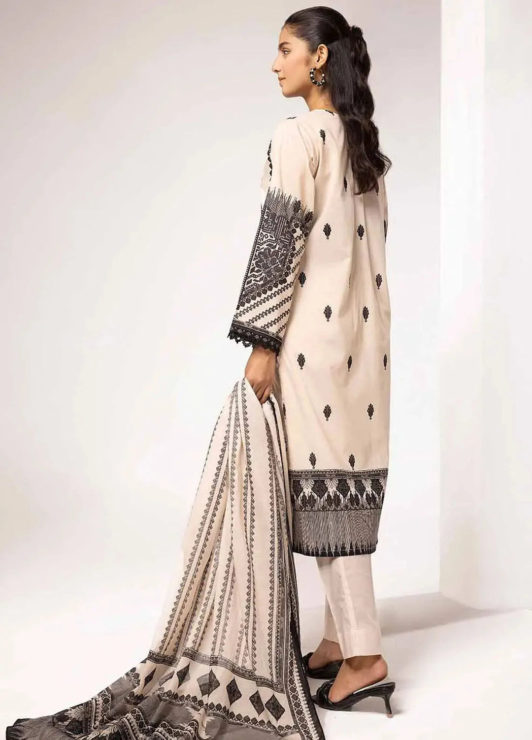 Slate By Gul Ahmed Printed Lawn Suit Unstitched 2 Piece GA24SBW BT-42002 - Summer Collection