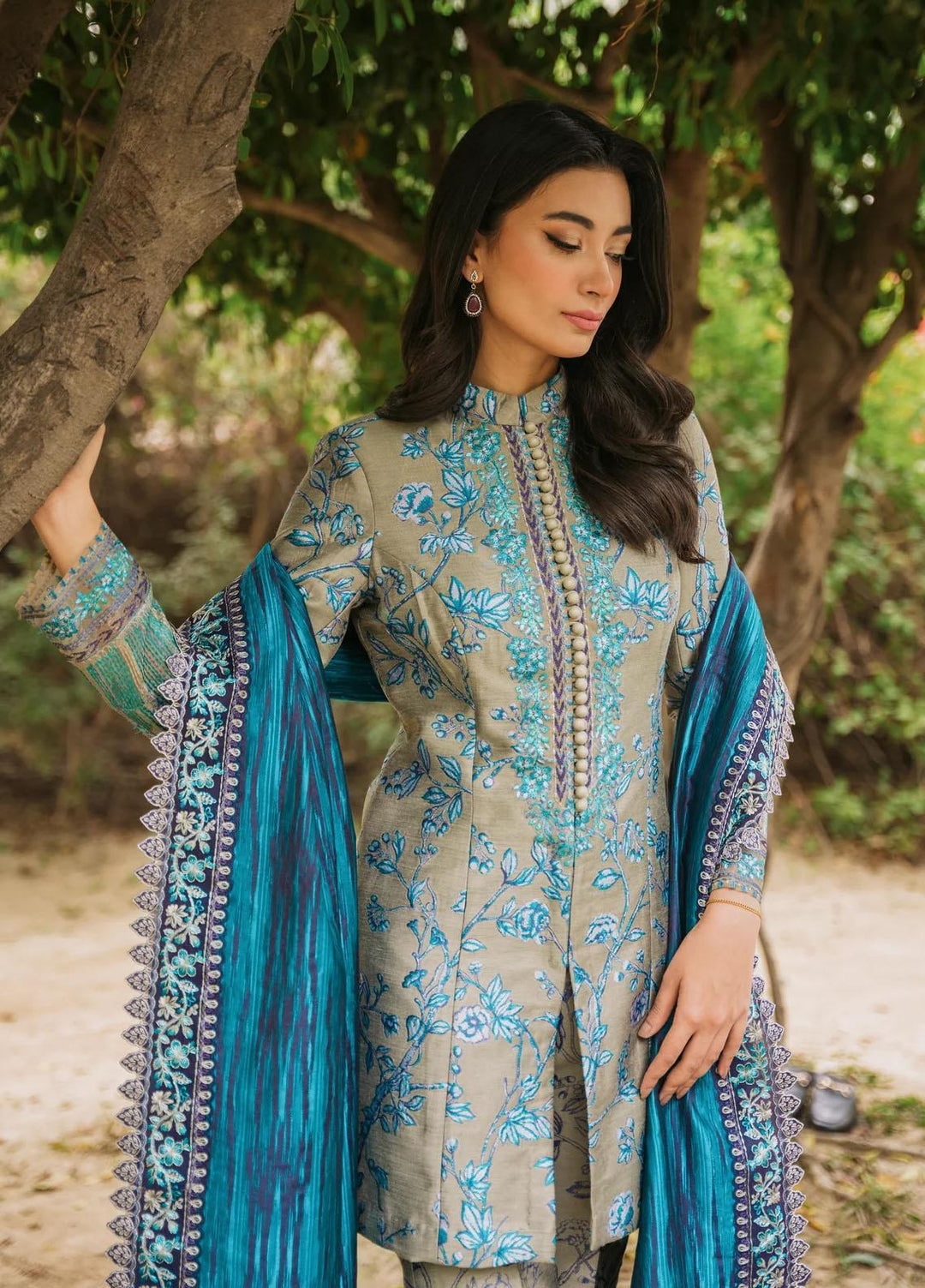 Sable Vogue Embroidered Jacquard Suits Unstitched 3 Piece SV23WU SWC-02-23 - Winter Collection