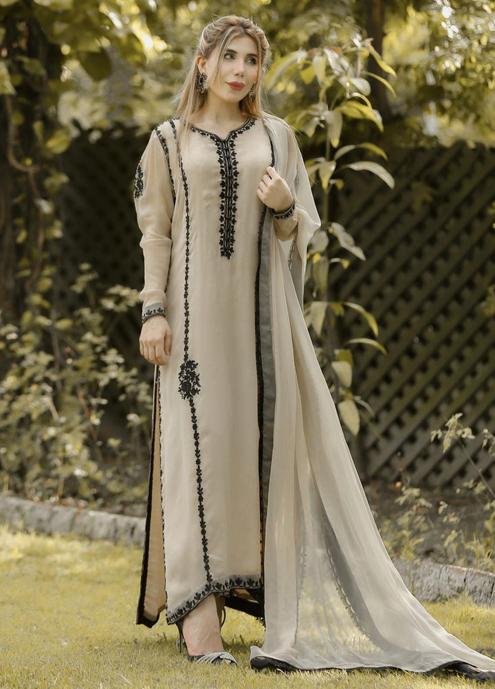 Manaal Arfeen Pret Embroidered  3 Piece Suit Beige Ari