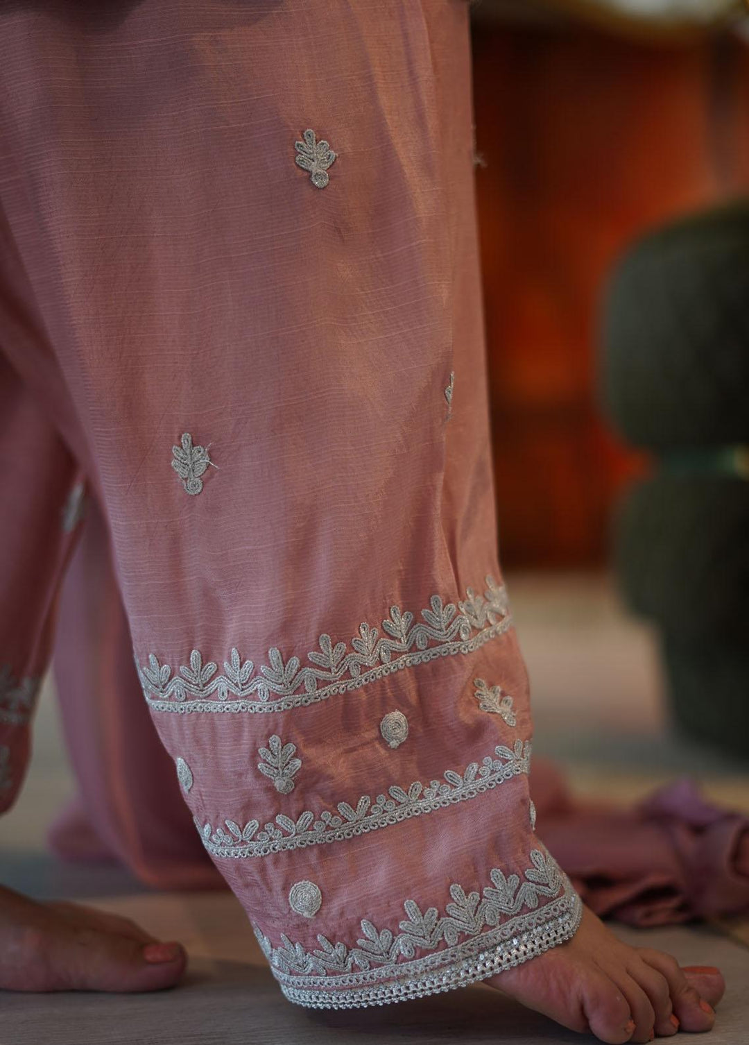 Manaal Arfeen Pret Embroidered  3 Piece Suit Traditional Pink