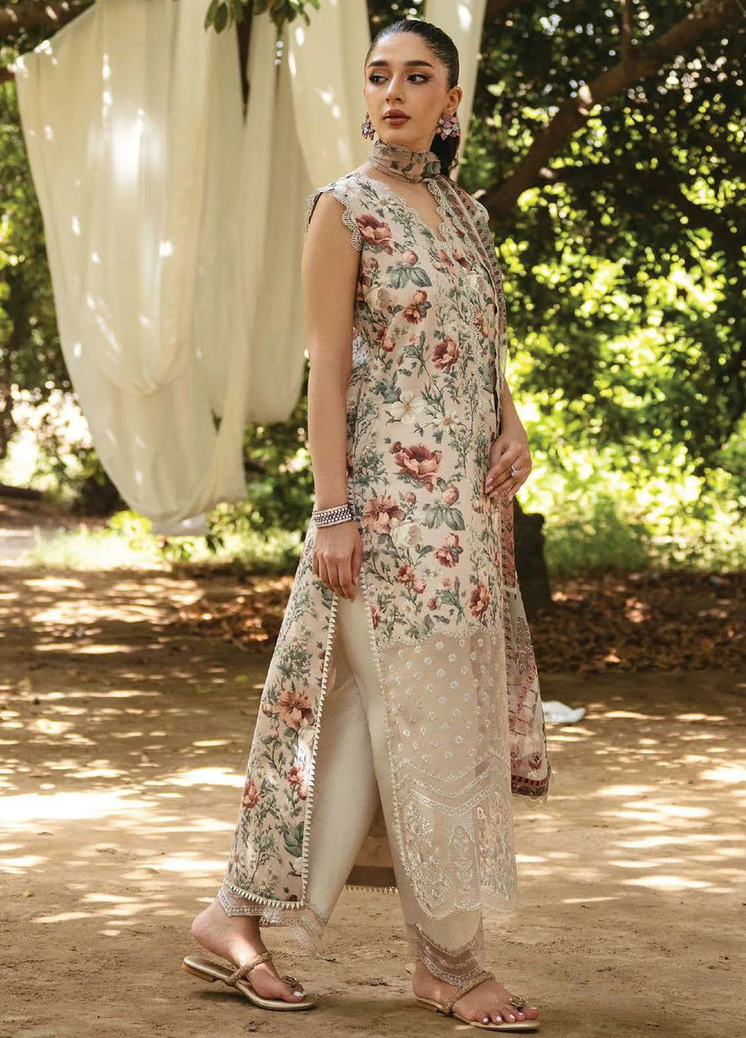 Tahra by Zainab Chottani Embroidered Lawn Suit Unstitched 3 Piece ZC24T 5B Samaha - Summer Collection