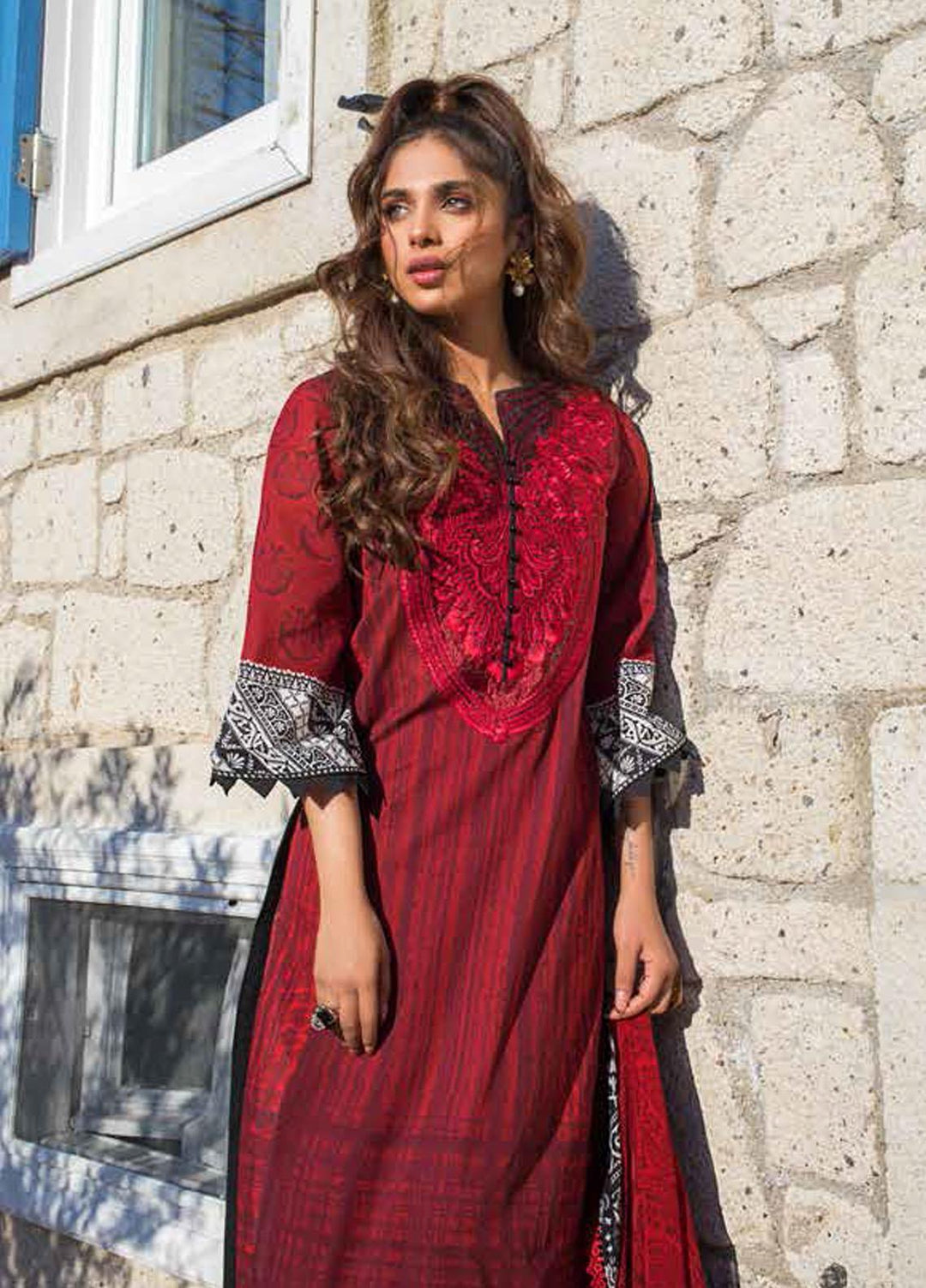Tahra by Zainab Chottani Embroidered Lawn Suits Unstitched 3 Piece TZC21L 7B STUNNER NUMBER - Summer Collection