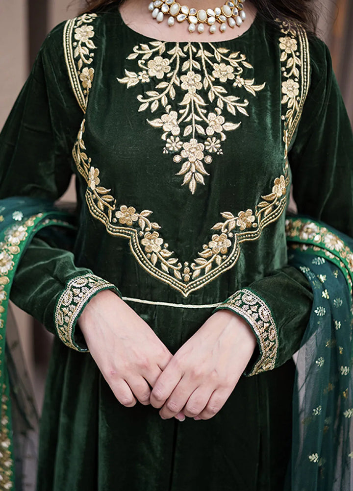 Tassawur Pret Embroidered Velvet 3 Piece Aabroo