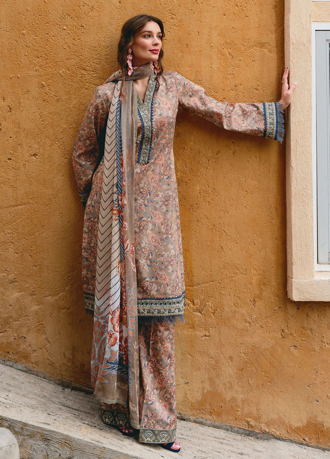 The Enchanted Garden by Gulaal Embroidered Lawn Suits Unstitched 3 Piece GL24EG D-05 Avila - Summer Collection