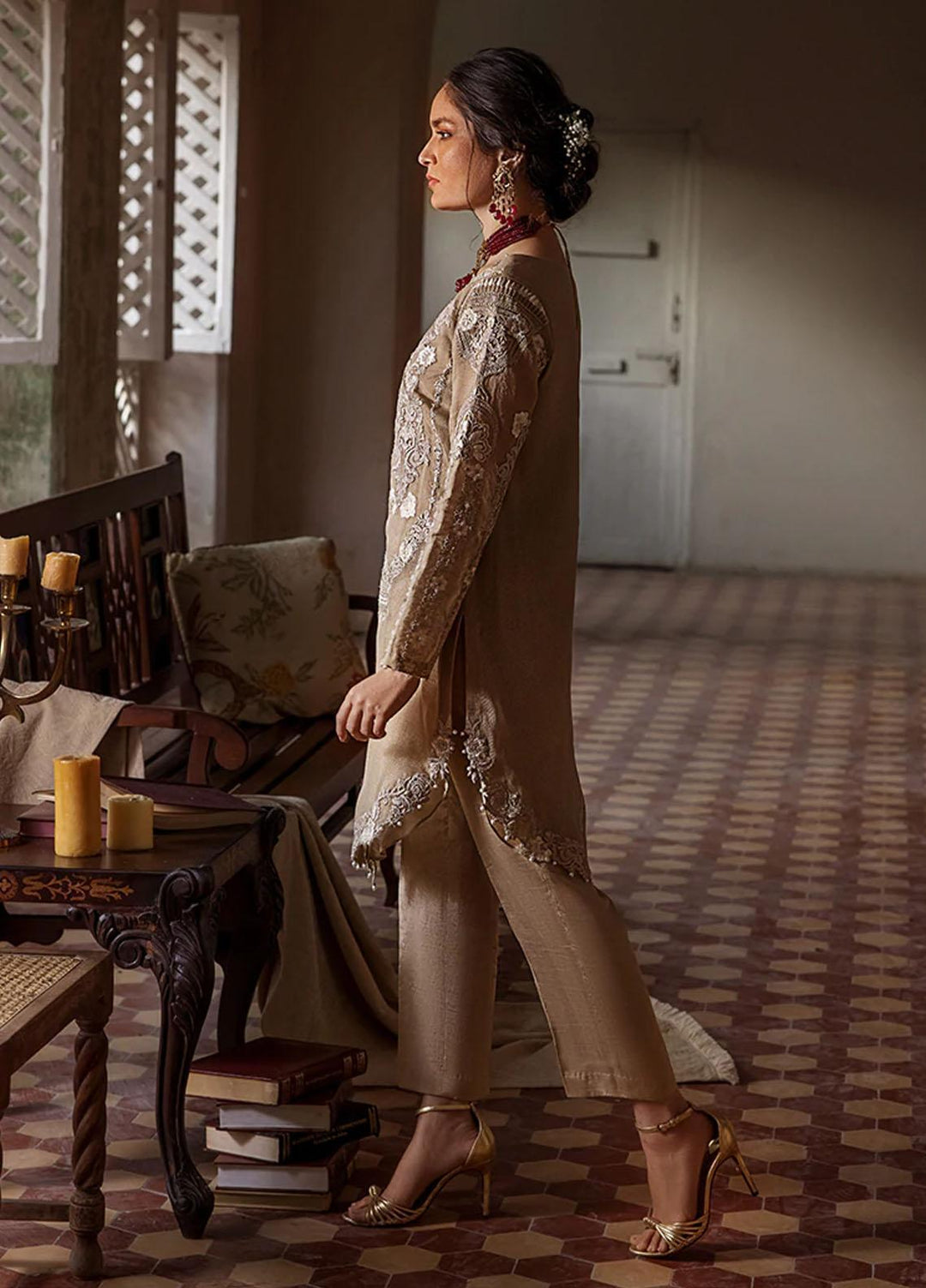 Threads & Motifs Pret  Zari Shirt THM22RW 7666