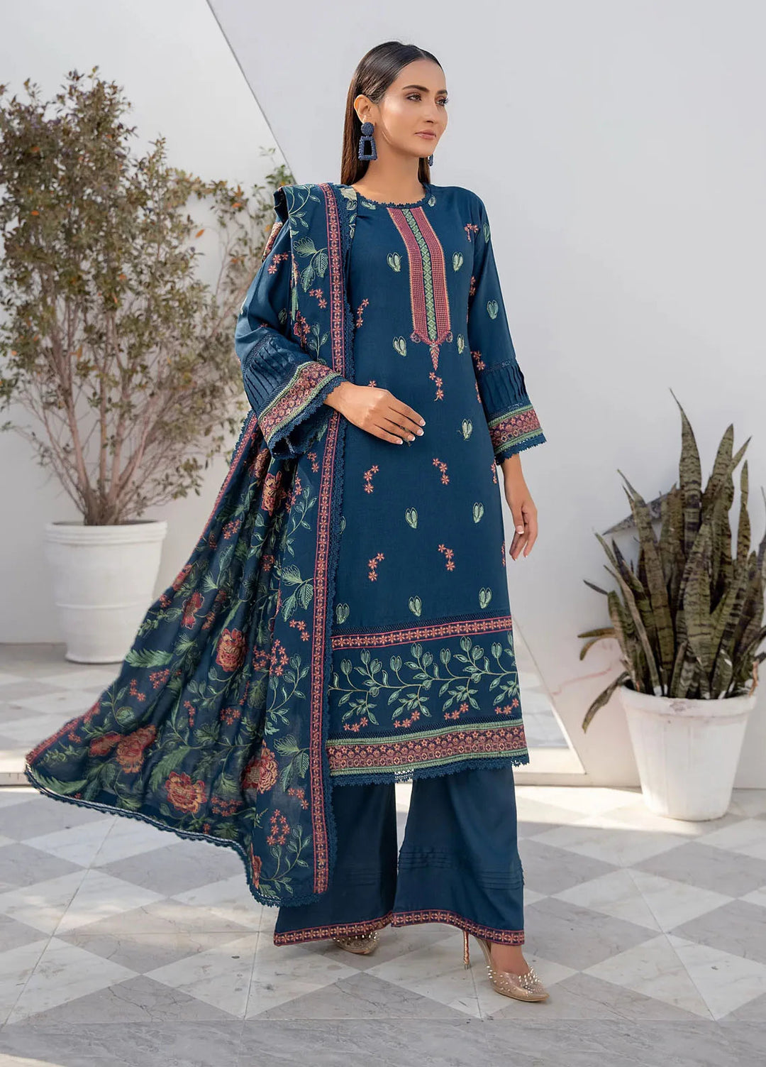 Threads And Weaves Embroidered Dhanak Suit Unstitched 3 Piece D23101 - Winter Collection