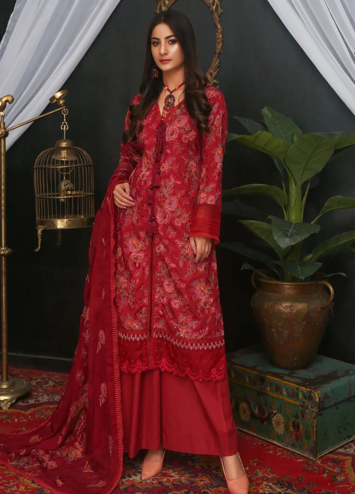 Threads And Weaves Embroidered Lawn Suit Unstitched 3 Piece L23205 ...