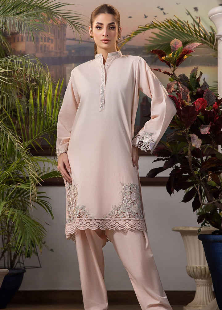 Threads & Motifs Pret Embroidered Lawn 3 Piece Suits 9017