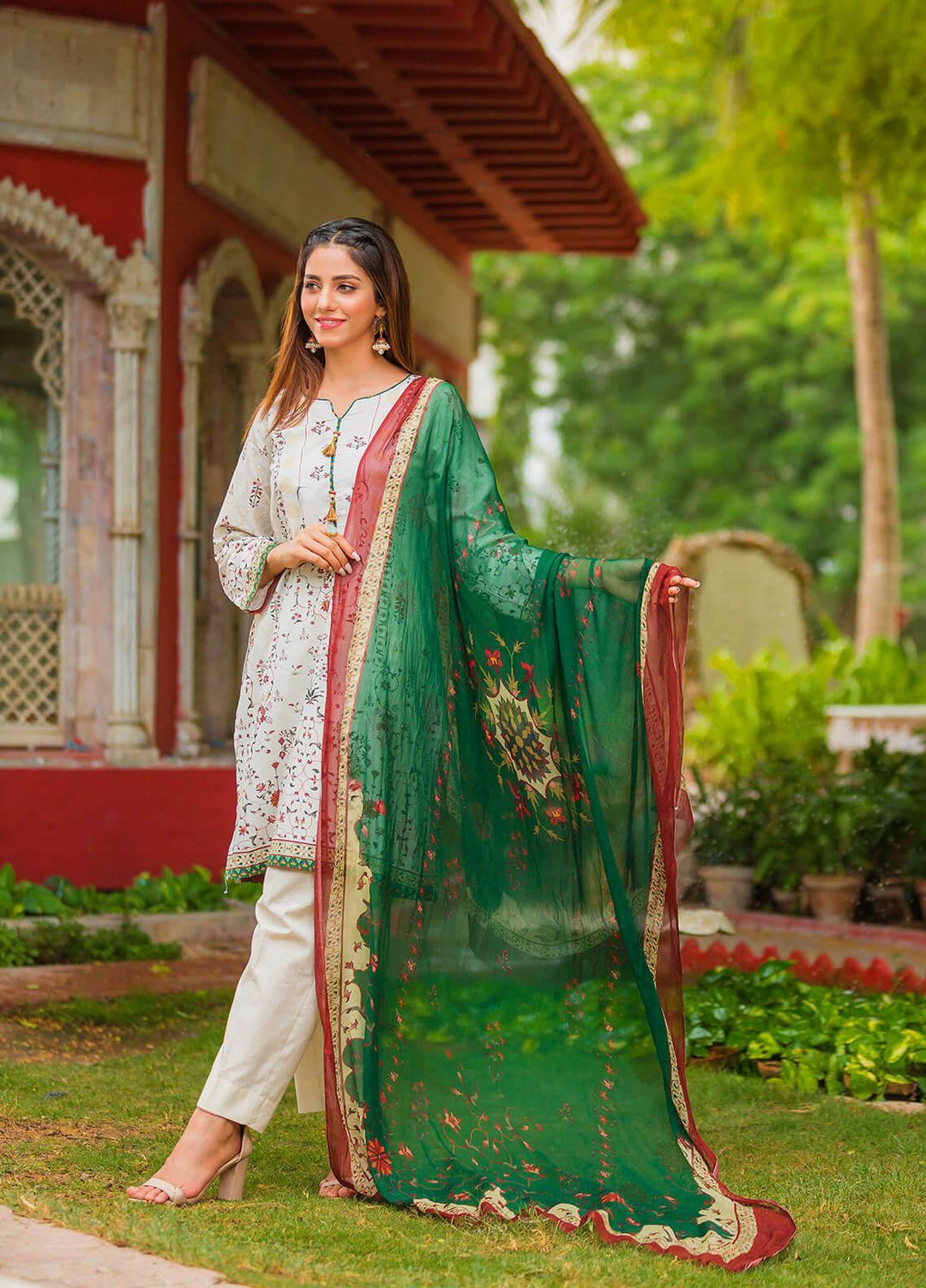 Waniya Pret Printed Lawn 3 Piece Suit PK-206A WHITE FERN