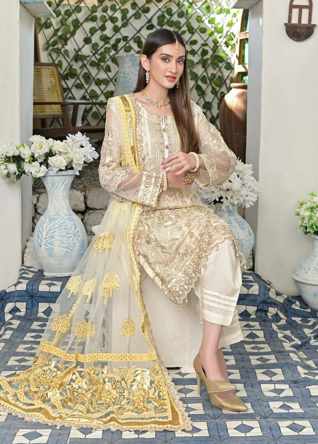 Luminous White By Zainab Fazlani Embroidered Chiffon Suits Unstitched 3 Piece ZFL22L Amira - Luxury Collection
