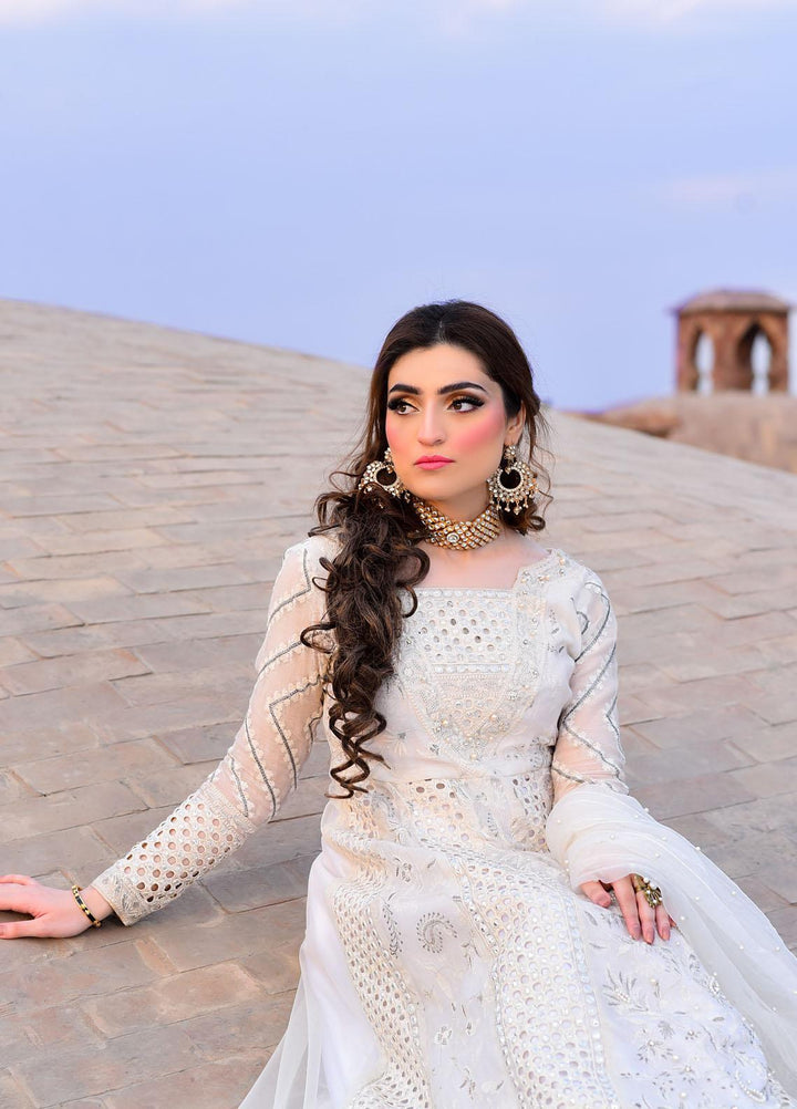Zara Zubair Luxury Pret  Chikankari 3 Piece Dress ZZ22AIP Shabnam