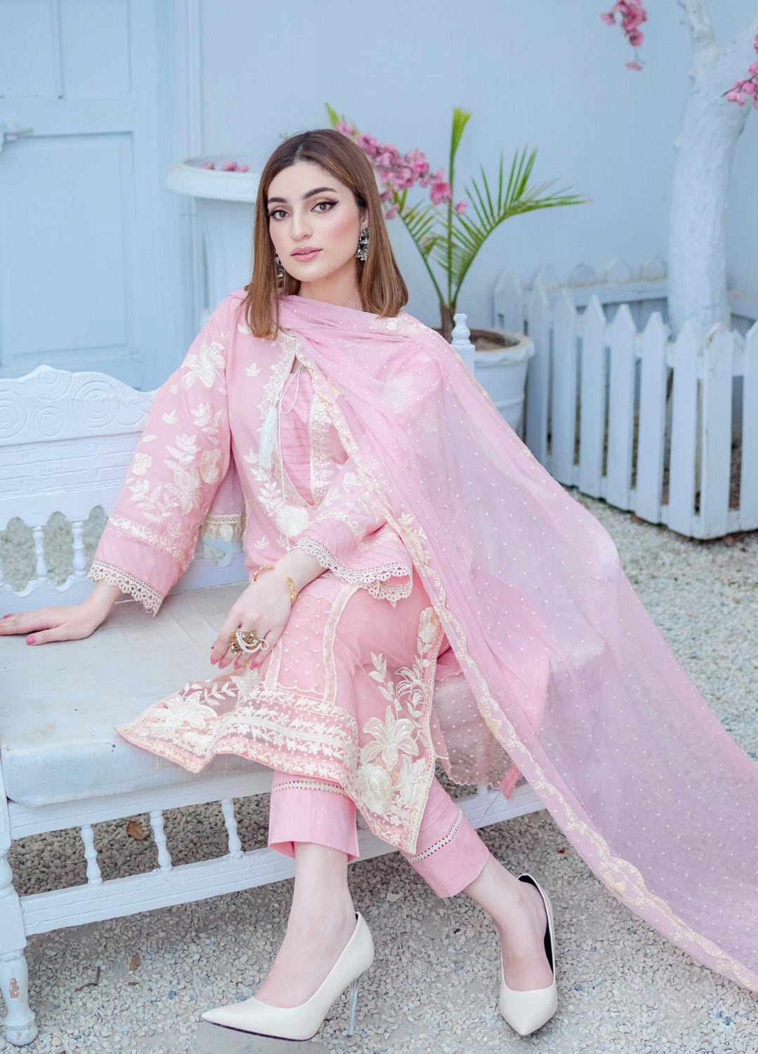 Zara Zubair Embroidered Lawn Suits Unstitched 3 Piece ZZ22UL Azalea - Summer Collection