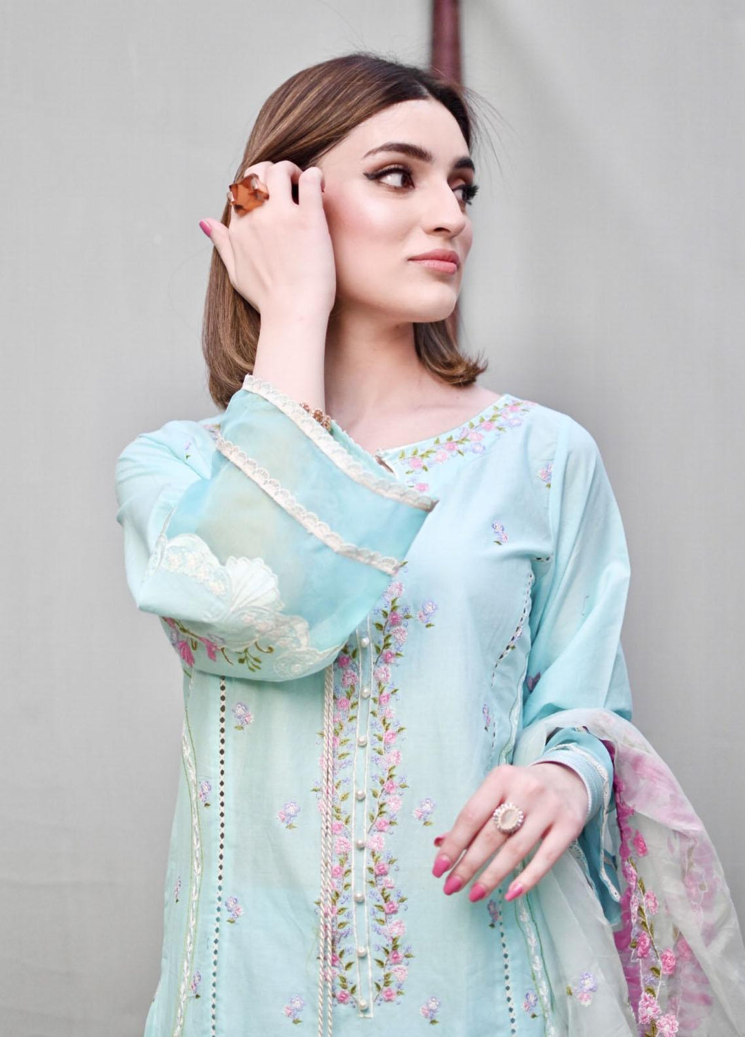 Zara Zubair Embroidered Lawn Suits Unstitched 3 Piece ZZ22UL Bella - Summer Collection