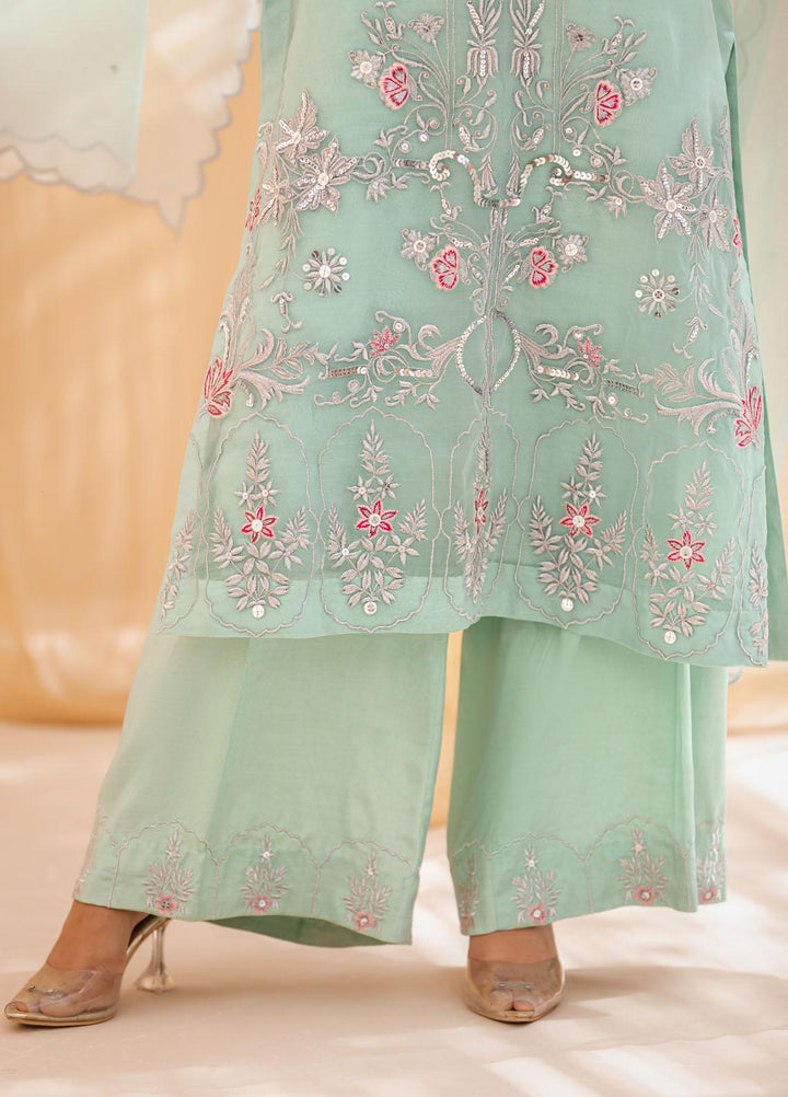 Zebaqi Ready to Wear  Organza 3 Piece Suit Aunay Yaal
