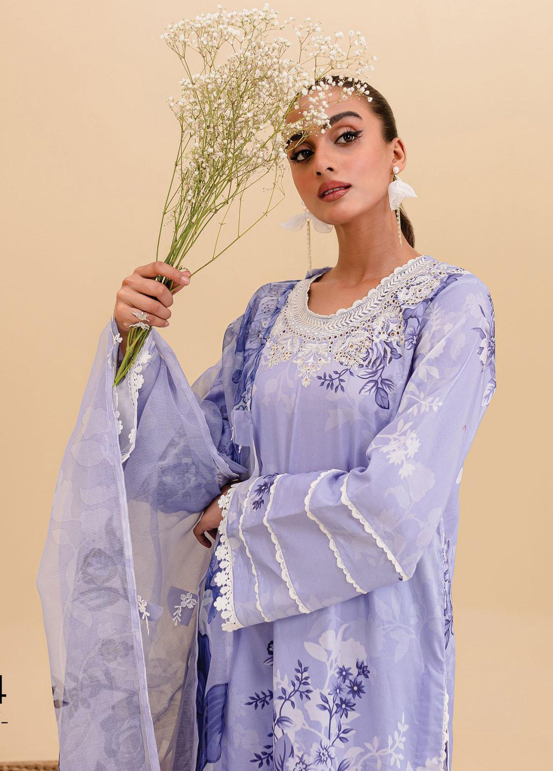 Zoya & Fatima Embroidered Lawn Suits Unstitched 3 Piece ZOF23SB ZF7-404 - Summer Collection