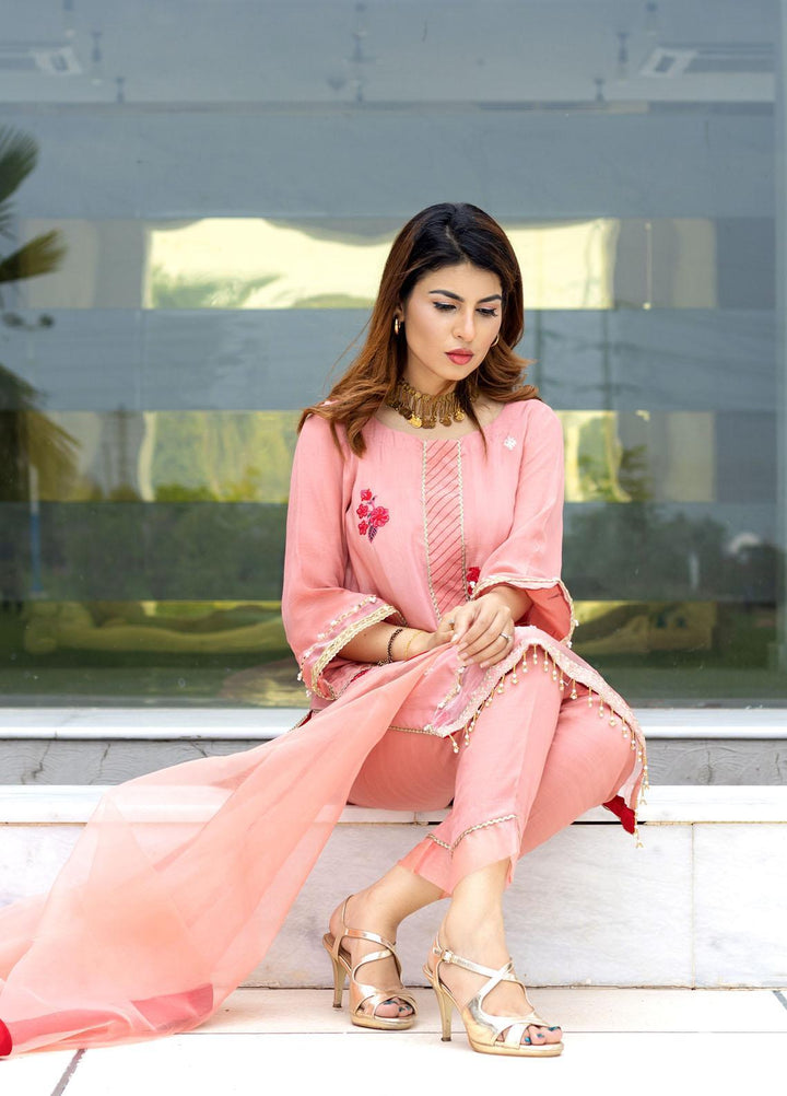 Hina Hassan Studio Luxury Pret  Raw Silk 3 Piece Suit HH22ZR Rosanna W03G0722