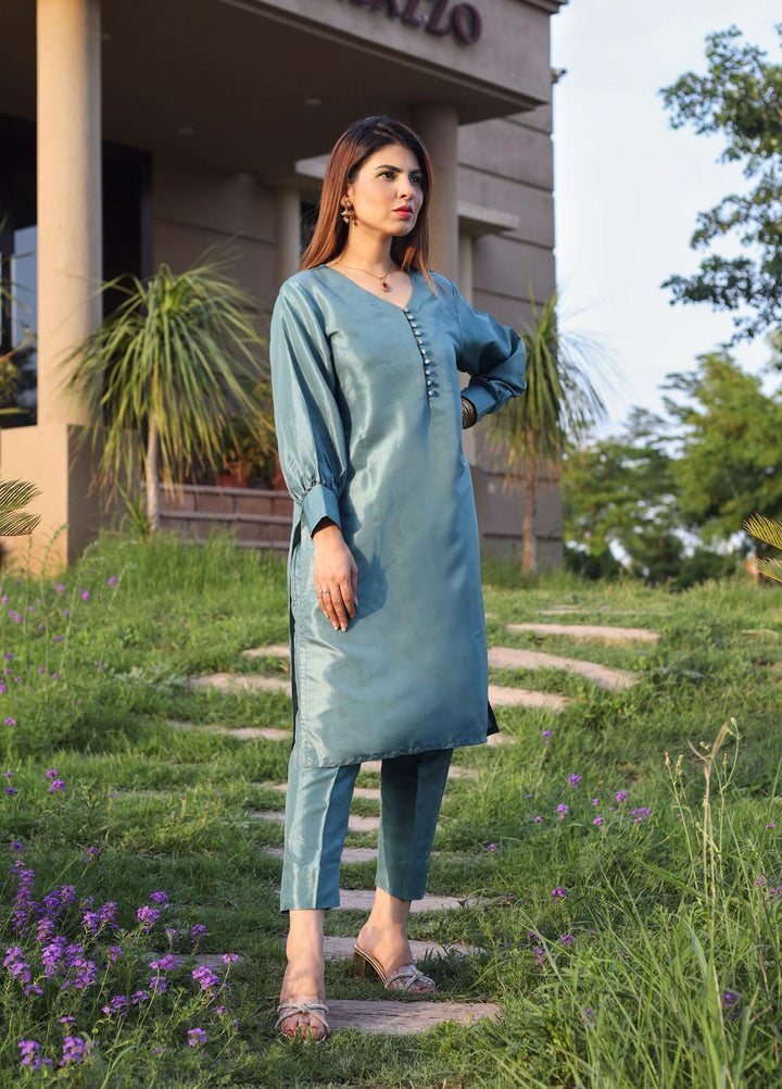 Hina Hassan Studio Luxury Pret  Silk 2 Piece Suit HH22ZR Delphine W02D0722