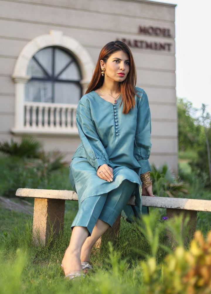 Hina Hassan Studio Luxury Pret  Silk 2 Piece Suit HH22ZR Delphine W02D0722