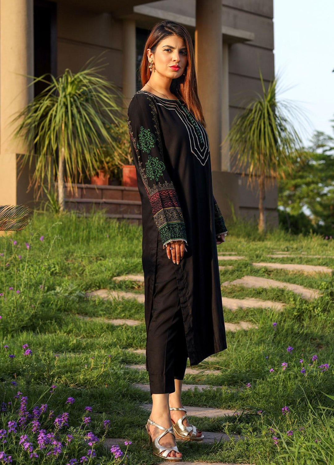 Hina Hassan Studio Luxury Pret  Linen  2 Piece Suit HH22ZR Calista W02T0722