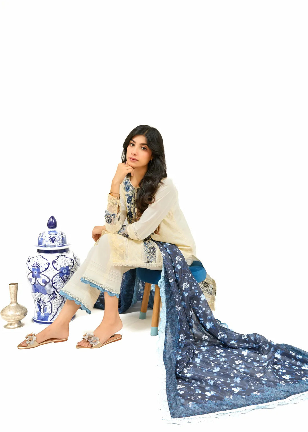 Zyna Embroidered Cambric Suits Unstitched 3 Piece D13-Ilaria - Summer Collection
